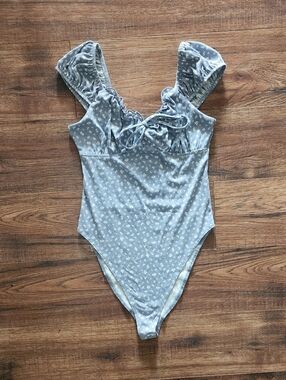 NWT Wild Fable Women's Sleeveless Ruffled V-Neck Ribbed Floral Bodysuit Small S
